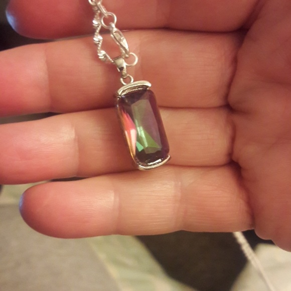 Jewelry - NWOT💘Silver Chain Mystic Rainbow Topaz Pendant
